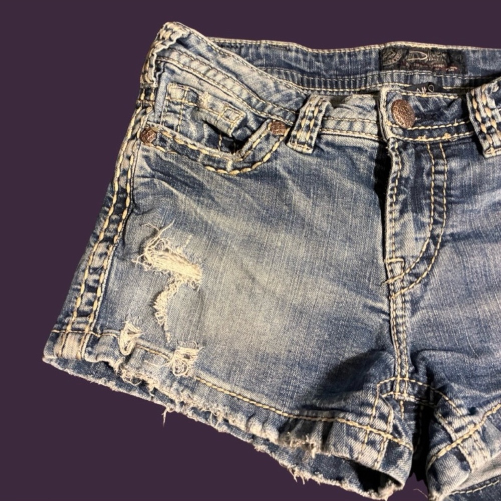 Silver Jeans Co. Aiko Mid Distressed Denim Shorts Women’s W31/L3 - Picture 2 of 10